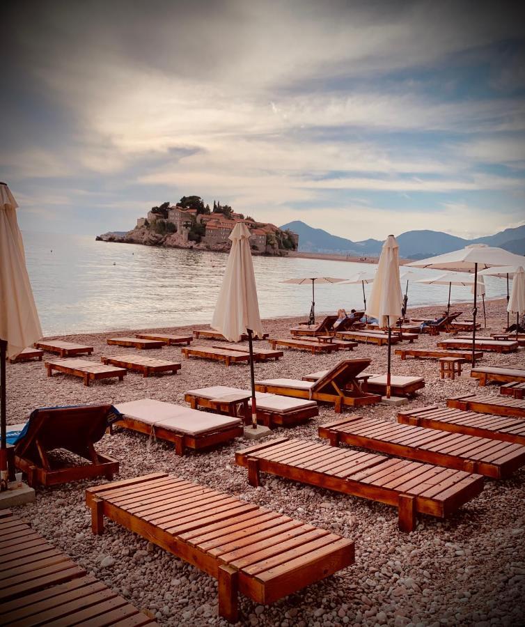 Sound Of The Sea Apartment Sveti Stefan Bagian luar foto
