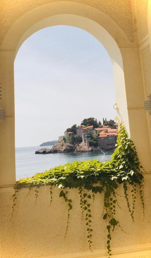 Sound Of The Sea Apartment Sveti Stefan Bagian luar foto