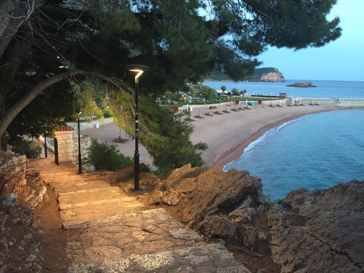 Sound Of The Sea Apartment Sveti Stefan Bagian luar foto